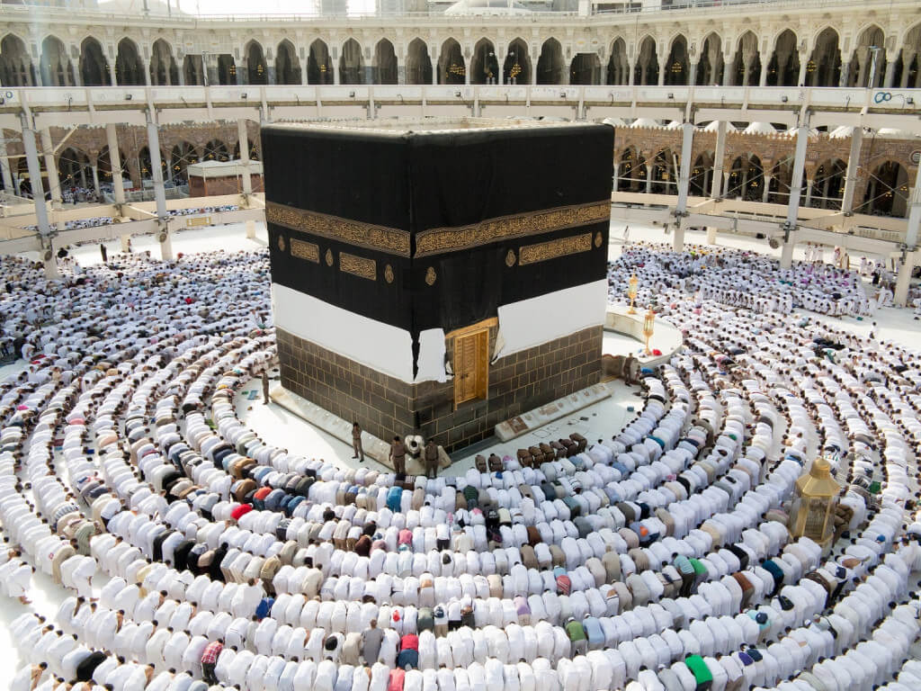 safwahmadinatravel.com