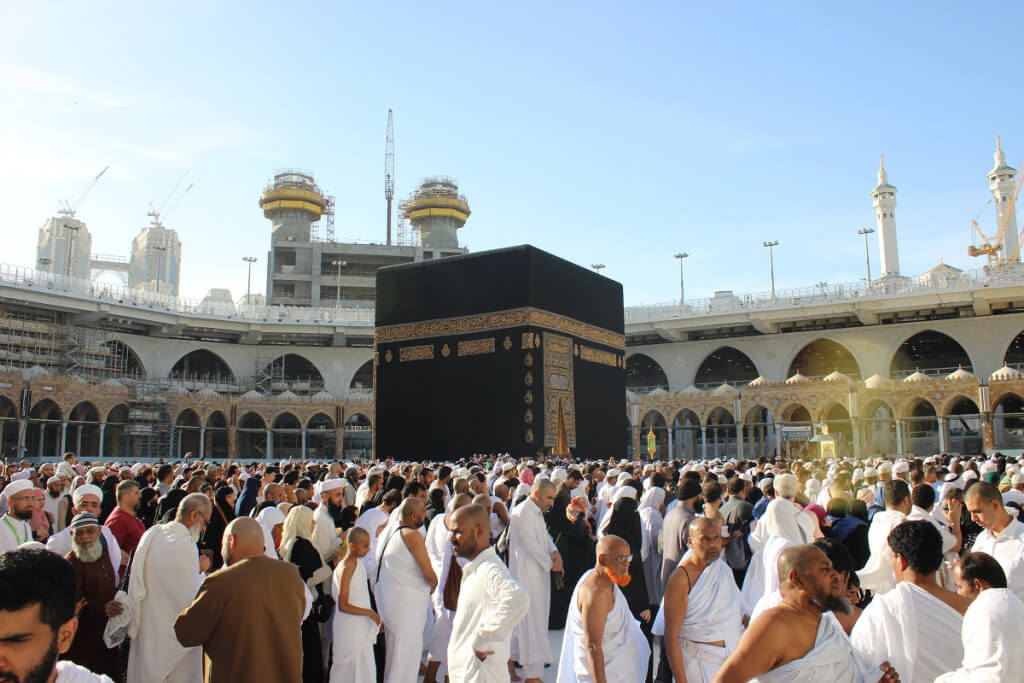 safwahmadinatravel.com