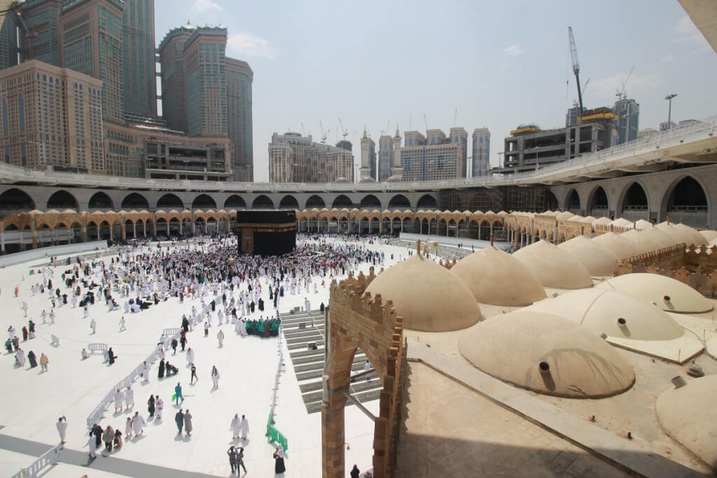 safwahmadinatravel.com